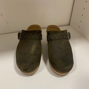Aetrex Olive Green Suede Corey Clog, Size 7